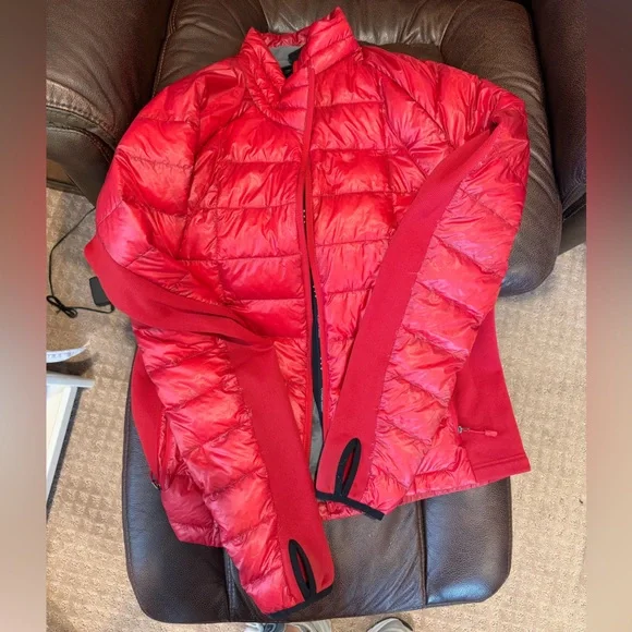 Canada Goose Hybridge Lite Tech Down Jacket - Picture 8 of 11